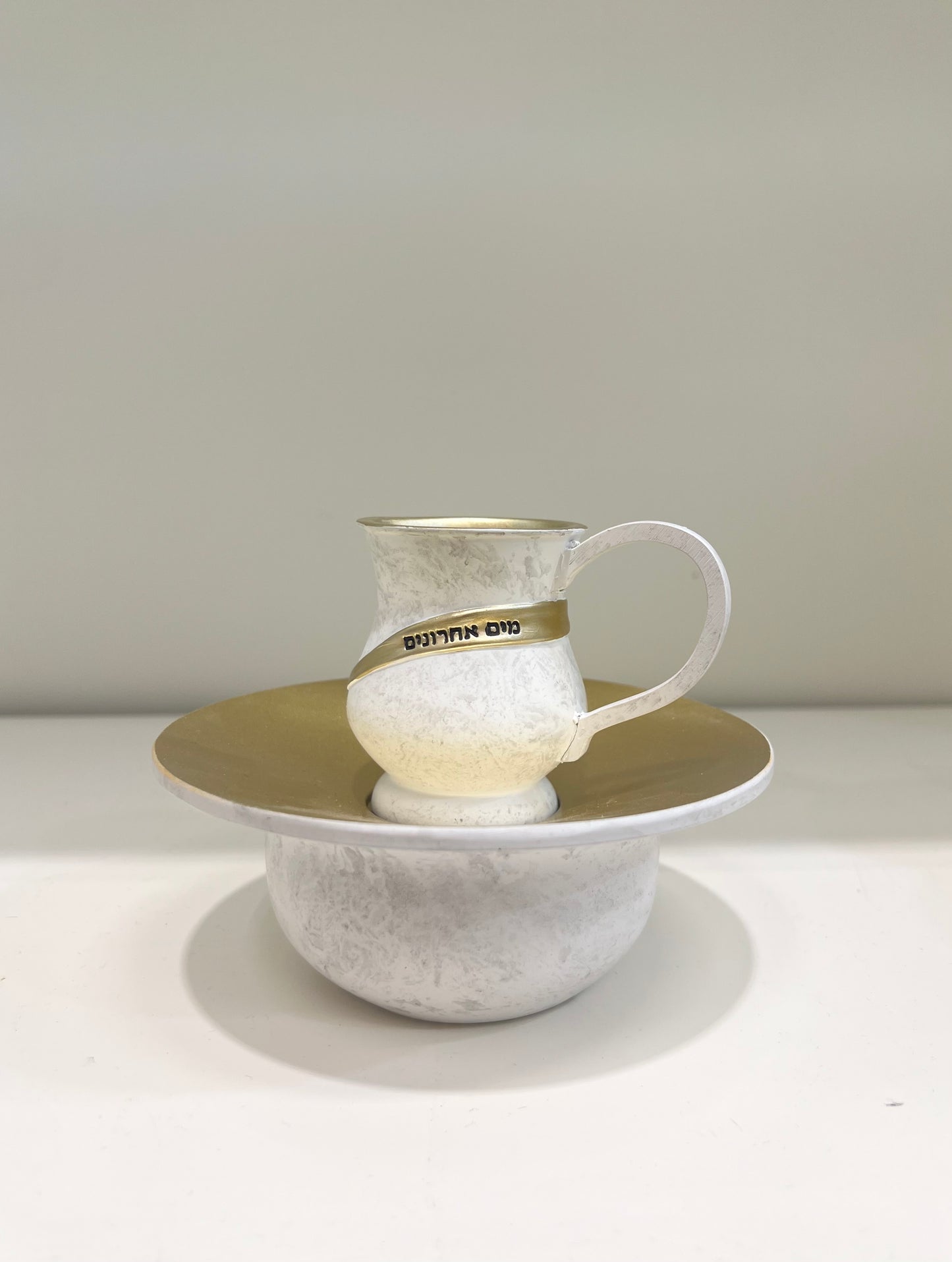 כלי מים אחרונים