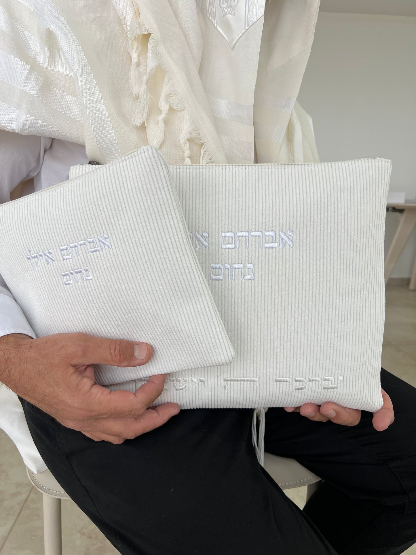 כיסוי טלית ותפילין - דגם קורדרוי לבן